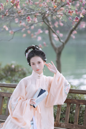 扒开双腿疯狂进出爽爽爽免费